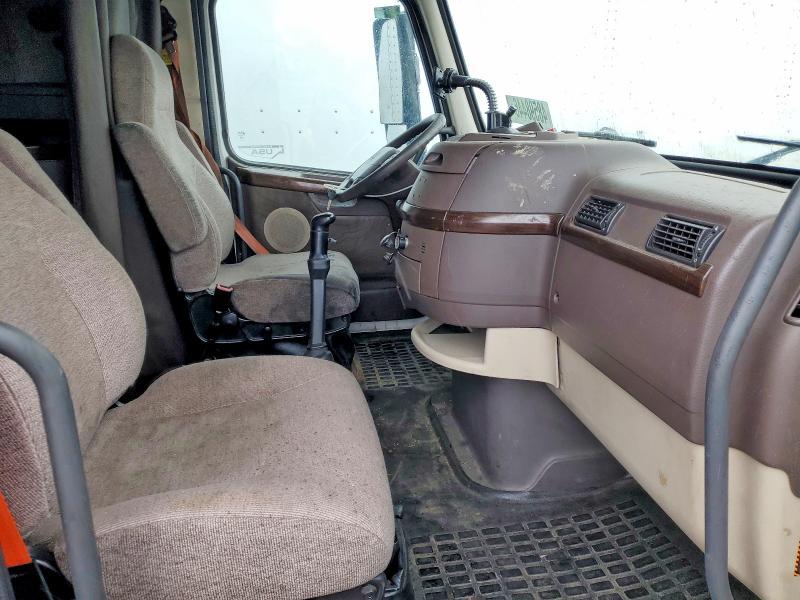 2014 Volv O VNL Semi Truck