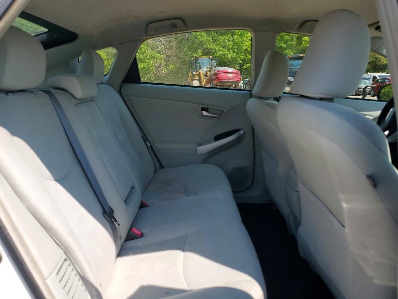 2015 Toyota Prius two