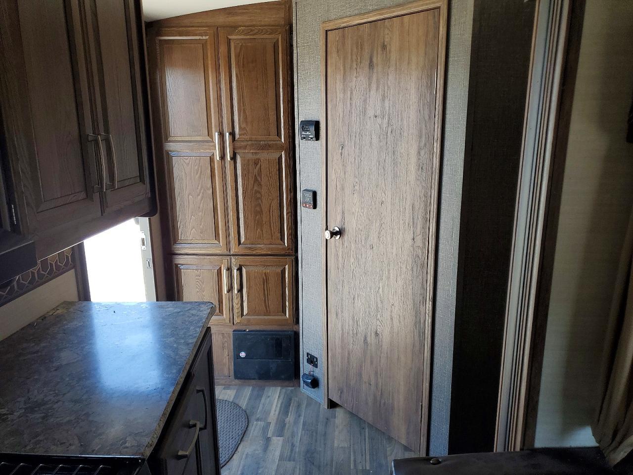 2015 Key Stone Recreational Vehicle (RV)