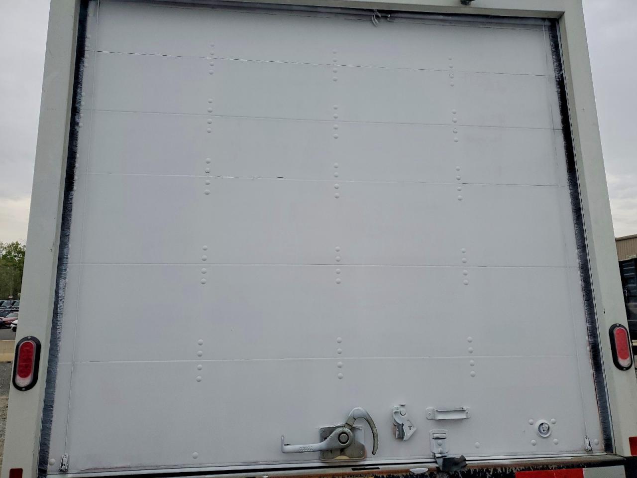 2024 GMC Savana Refrigerated BOX Truck