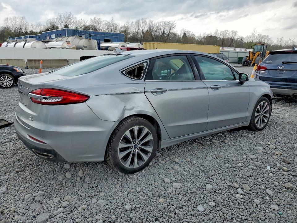 2020 Ford Fusion se
