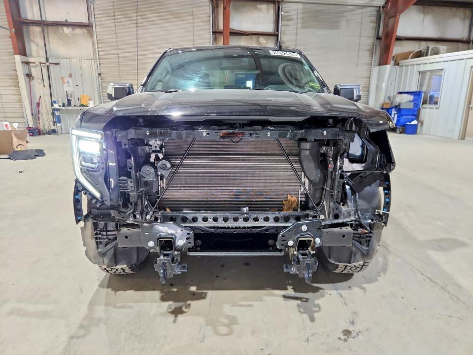 2025 GMC Sierra K1500 SLT