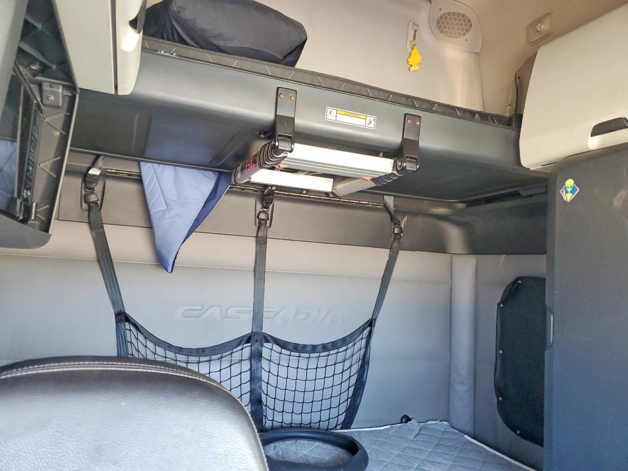 2019 Freigliner 2019 Freightliner Cascadia 126 Semi Truck