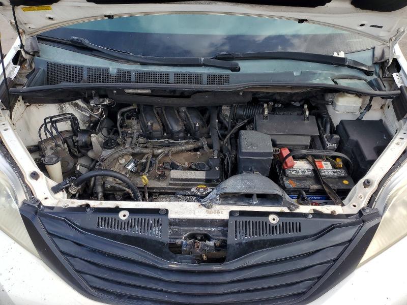 2013 Toyota Sienna l 7-passenger