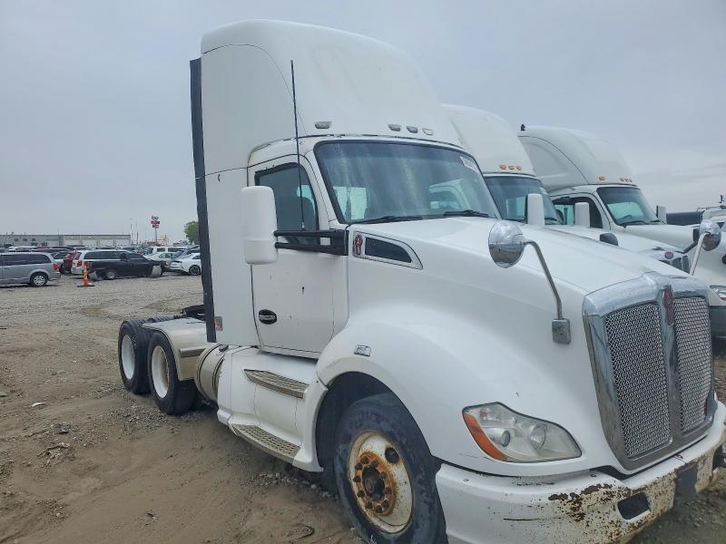 2014 Kenworth T680 Semi Truck