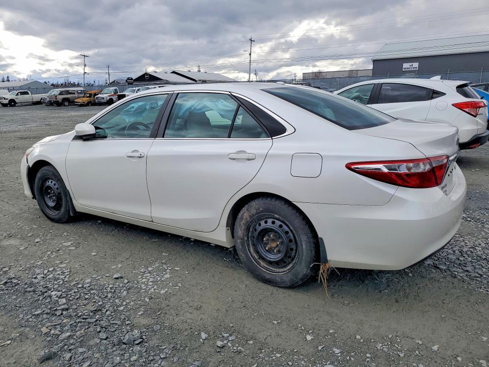 2015 Toyota Camry le