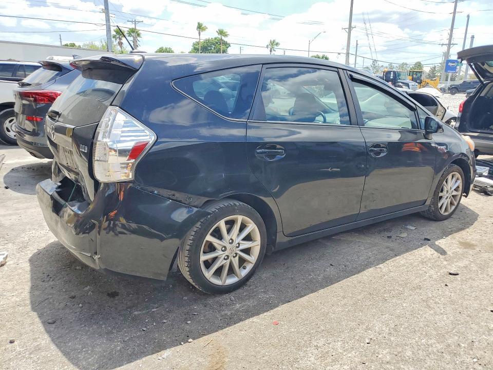 2014 Toyota Prius v Five