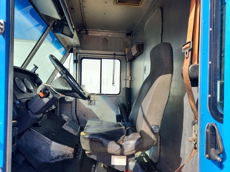 2006 Freightliner Chassis M Line WALK-IN Van