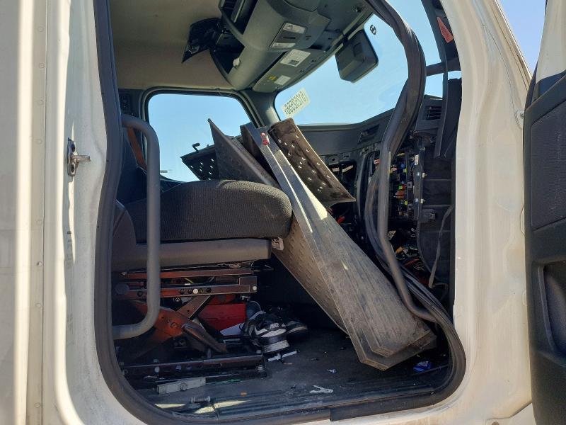 2023 Freigliner 2020 Freightliner Cascadia 116 Semi Truck