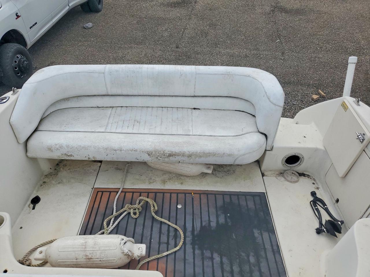 1999 Sea Ray 240 Sundancer-Boat