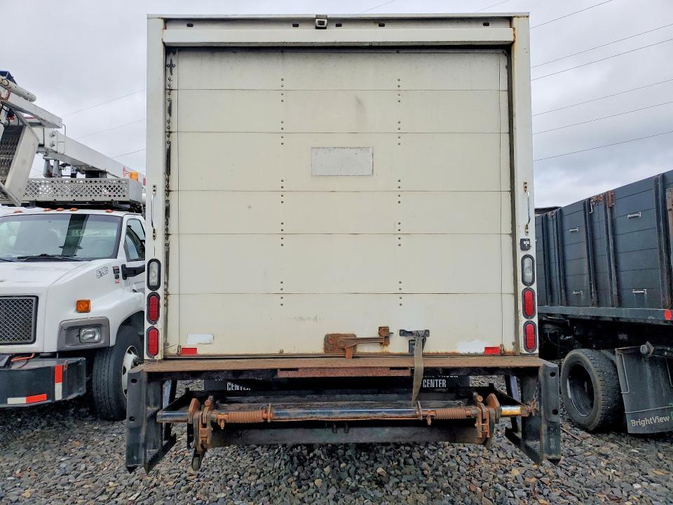 2018 Isuzu NQR BOX Truck