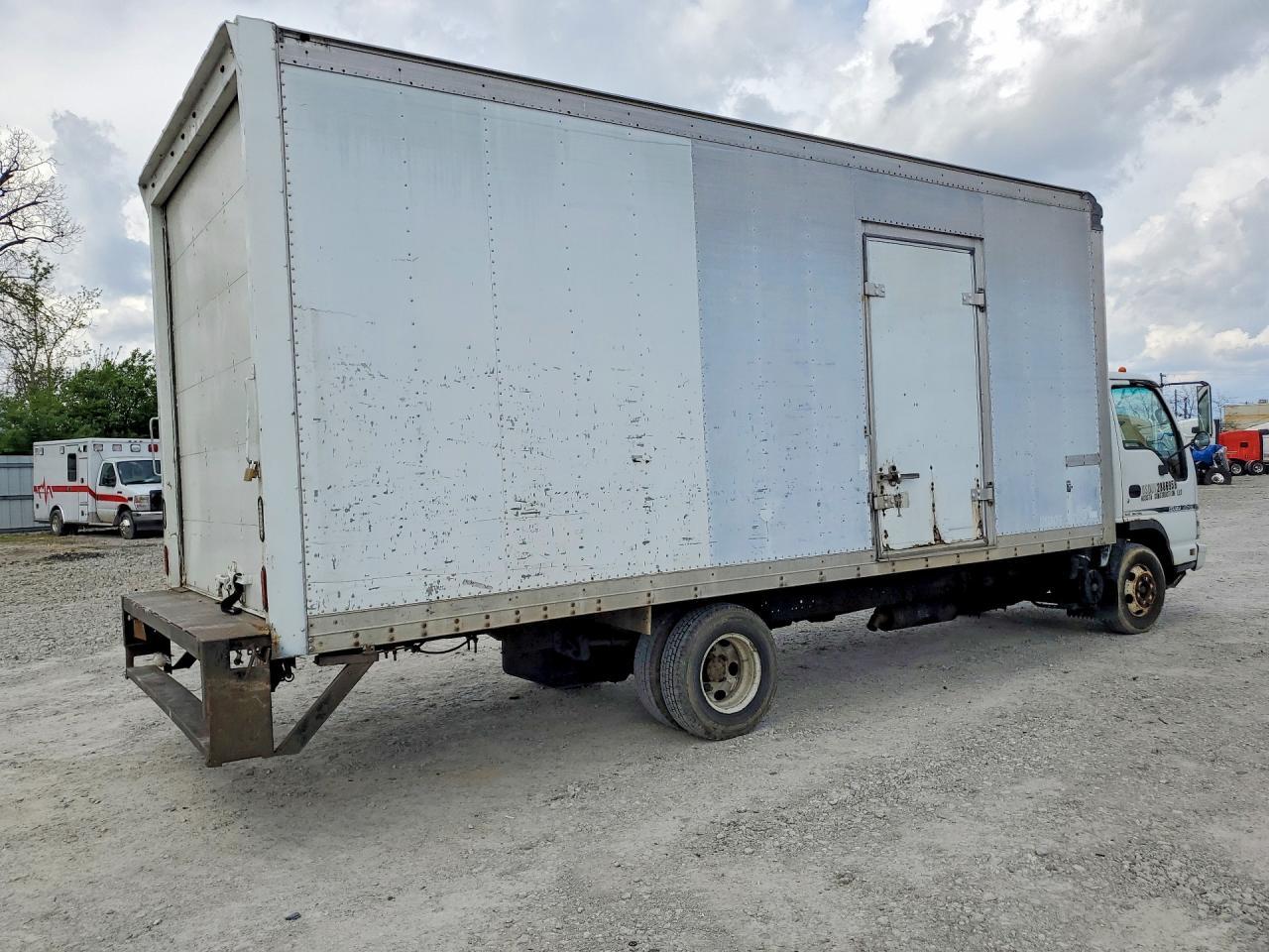 2006 Isuzu NPR BOX Truck