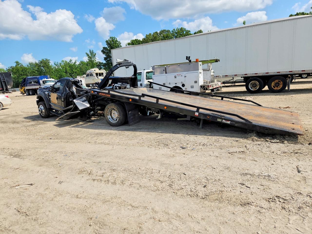 2022 Ford F550 Super Duty Rollback Truck