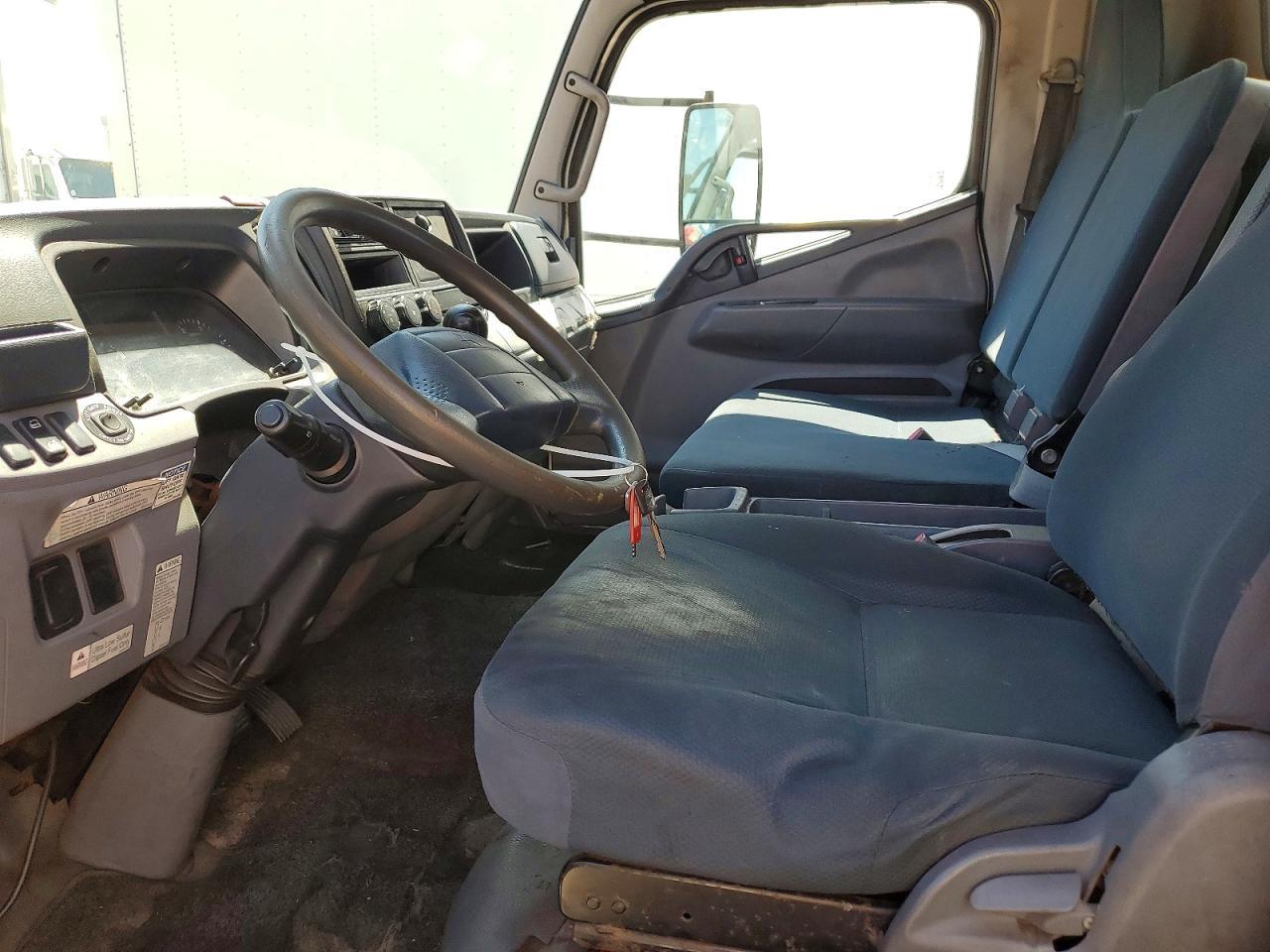 2014 Mitsubishi Fuso FEC72S BOX Truck