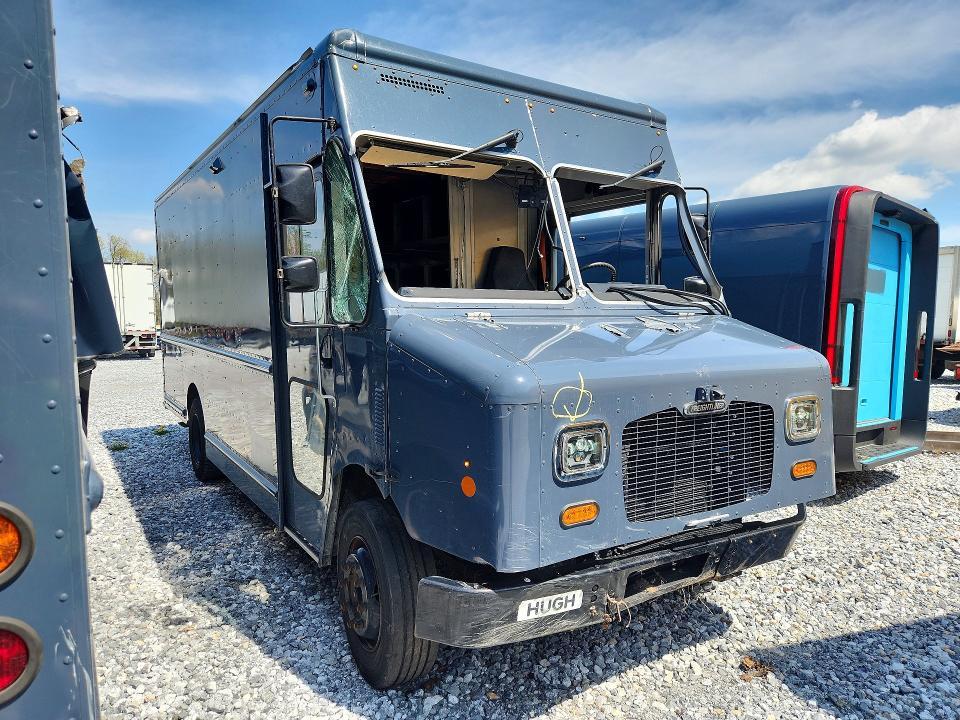 2020 Freightliner MT45G Delivery Truck