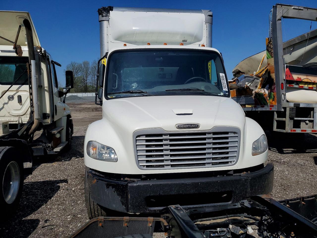 2020 Freigliner 2020 Freightliner Business Class M2 BOX Truck