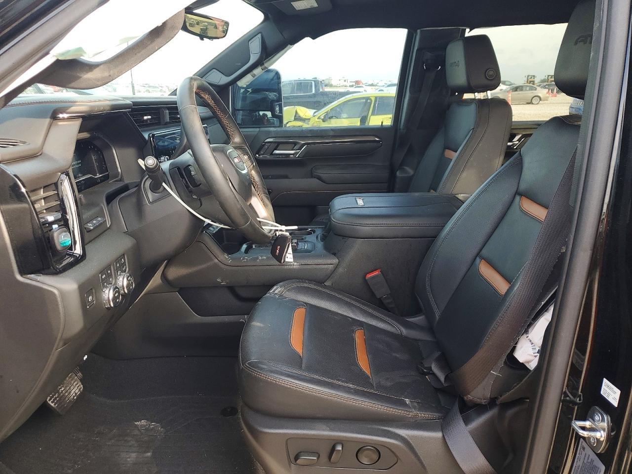 2024 GMC Sierra K2500 AT4