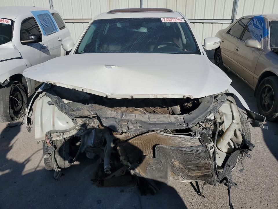 2013 Hyundai Genesis 3