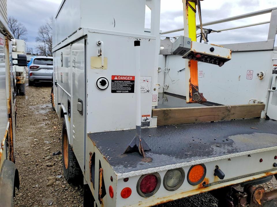 2016 Ford F450-box Truck