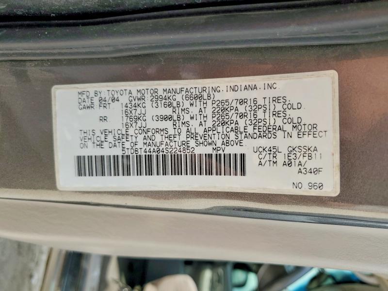 2004 Toyota Sequoia SR5