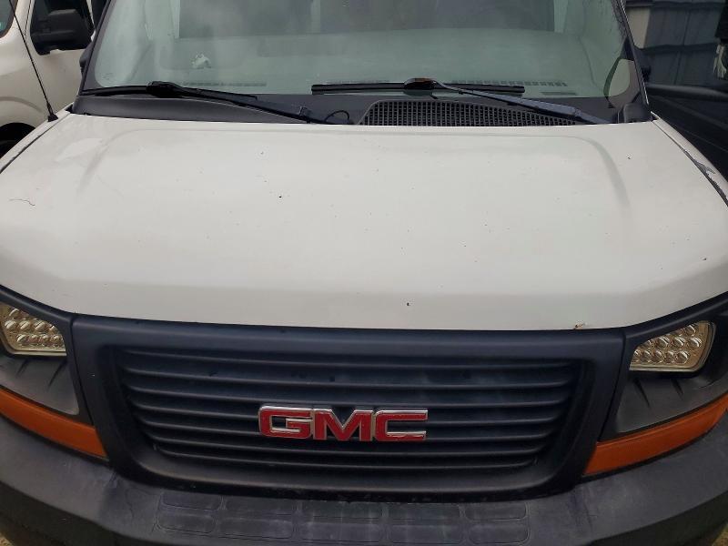 2004 GMC Savana Cutaway G3500