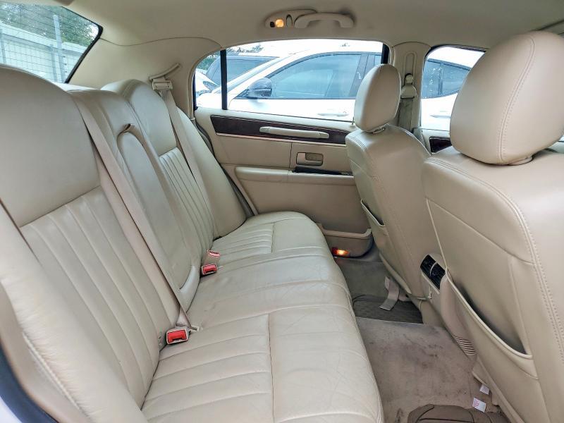 2006 Lincoln Town car Signature