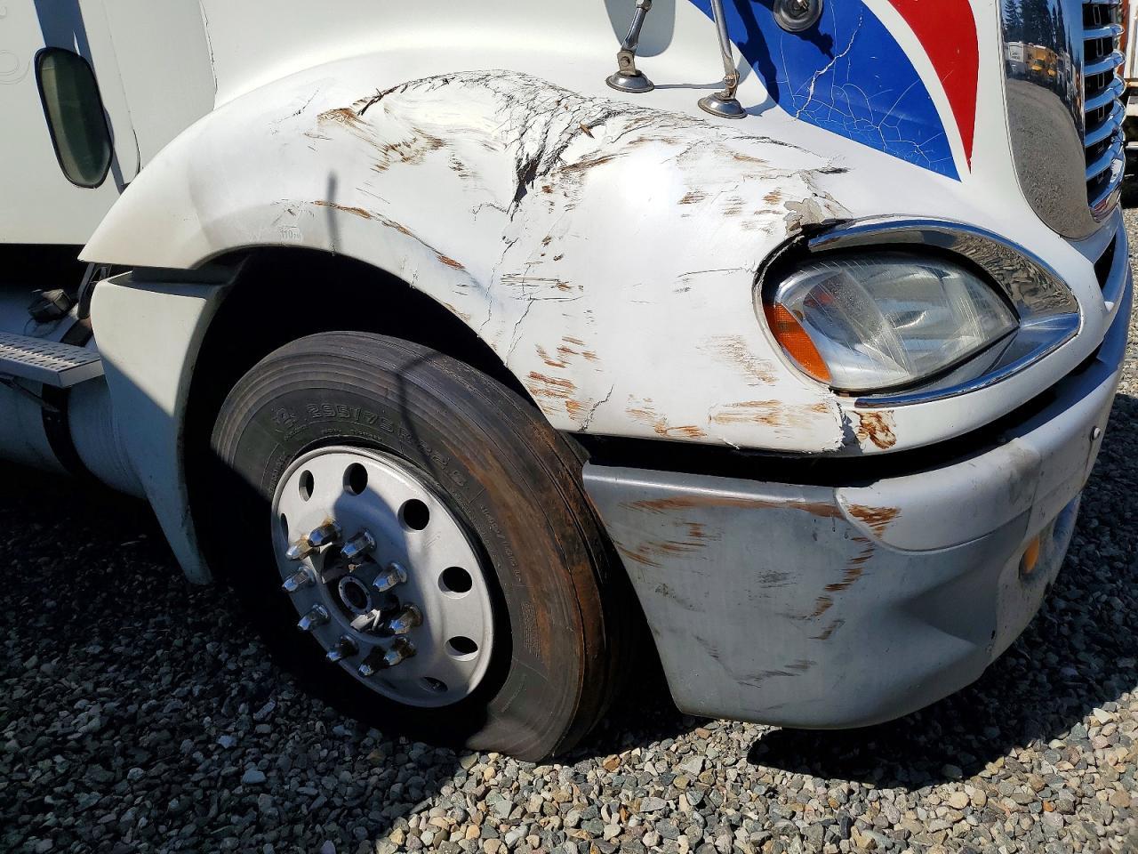 2004 Freightliner Convention