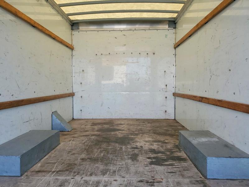 2022 GMC Savana Cutaway G3500 BOX Truck