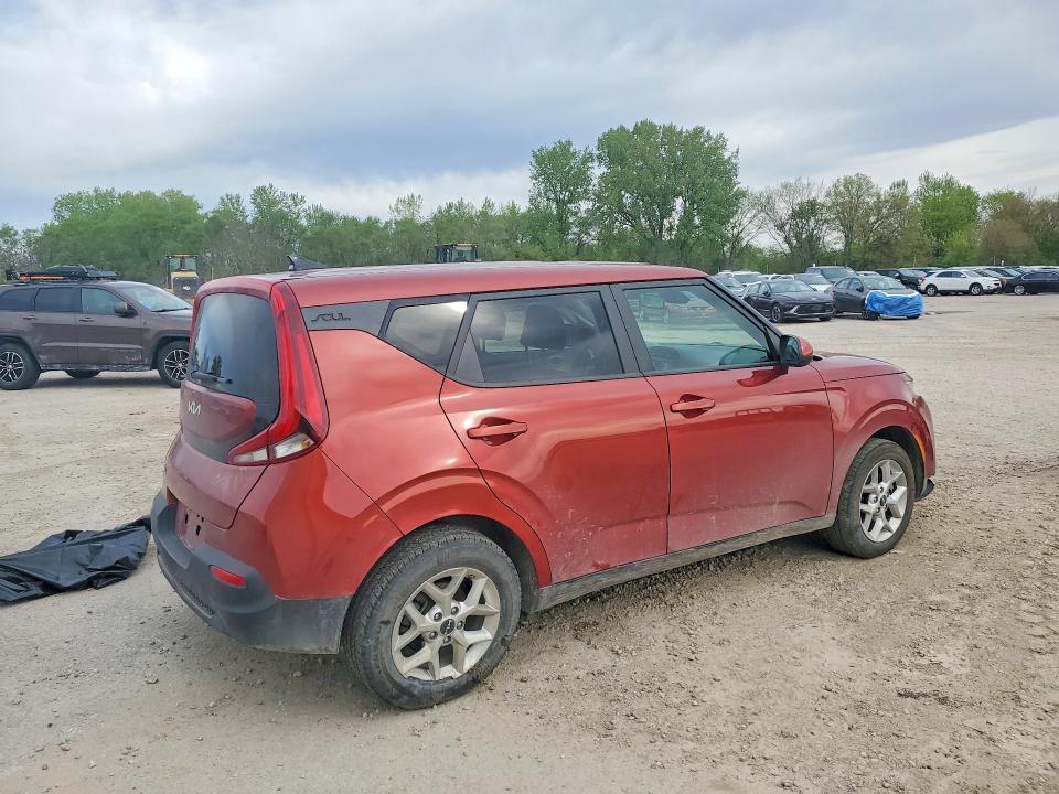 2022 KIA Soul lx