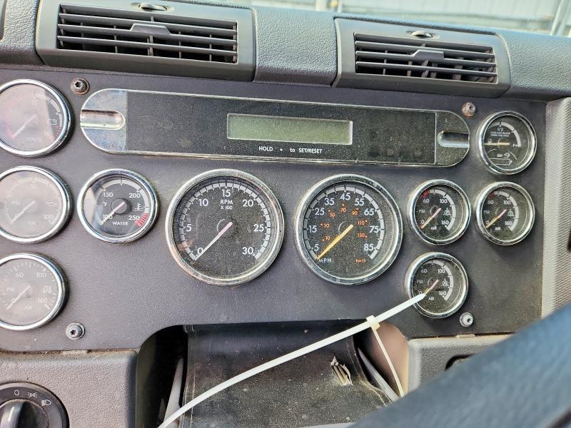 2013 Freigliner 2013 Freightliner Cascadia Semi Truck