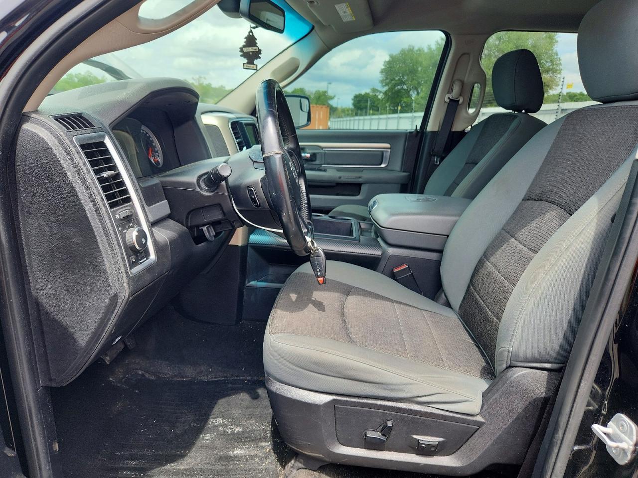 2014 Dodge RAM 1500 SLT