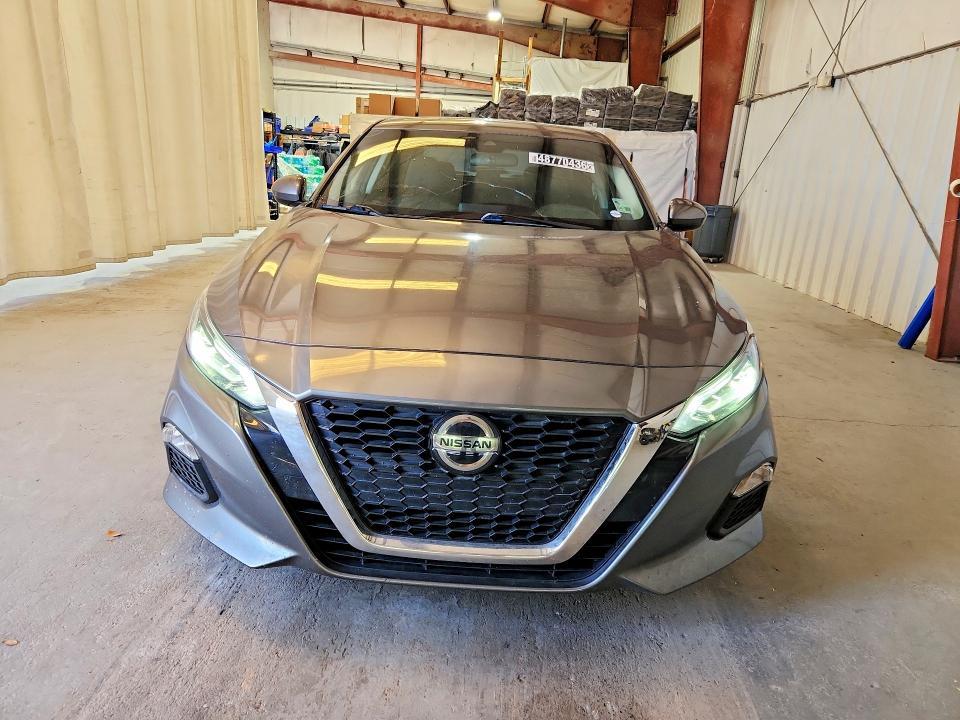 2022 Nissan Altima 2.5 sv