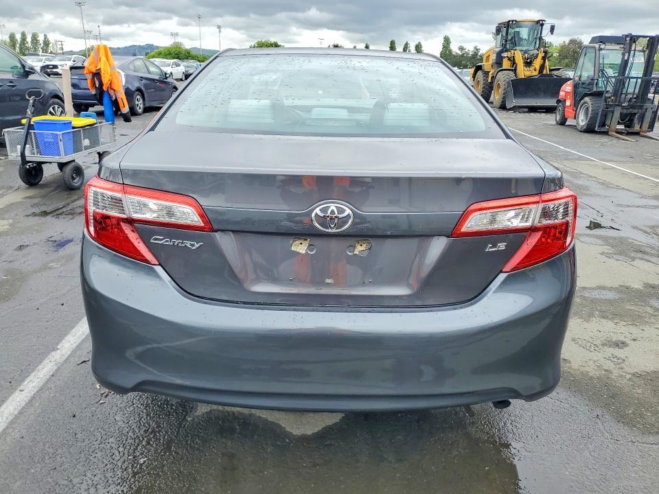 2014 Toyota Camry le