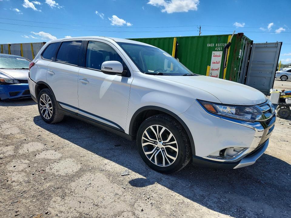 2018 Mitsubishi Outlander se