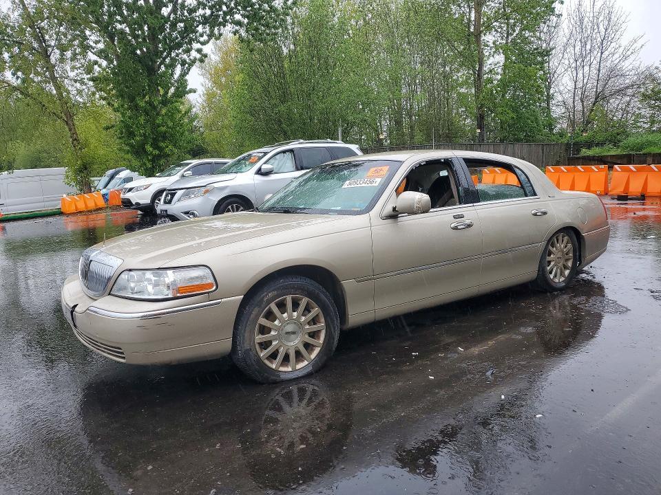 2006 Lincoln Town car Signature