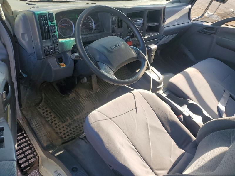 2017 Isuzu NRR BOX Truck