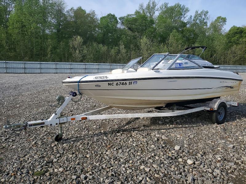 2005 Bayliner Capri-Boat