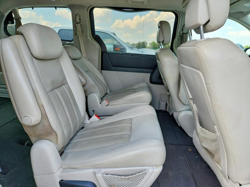 2010 Chrysler Town & Country Touring Plus