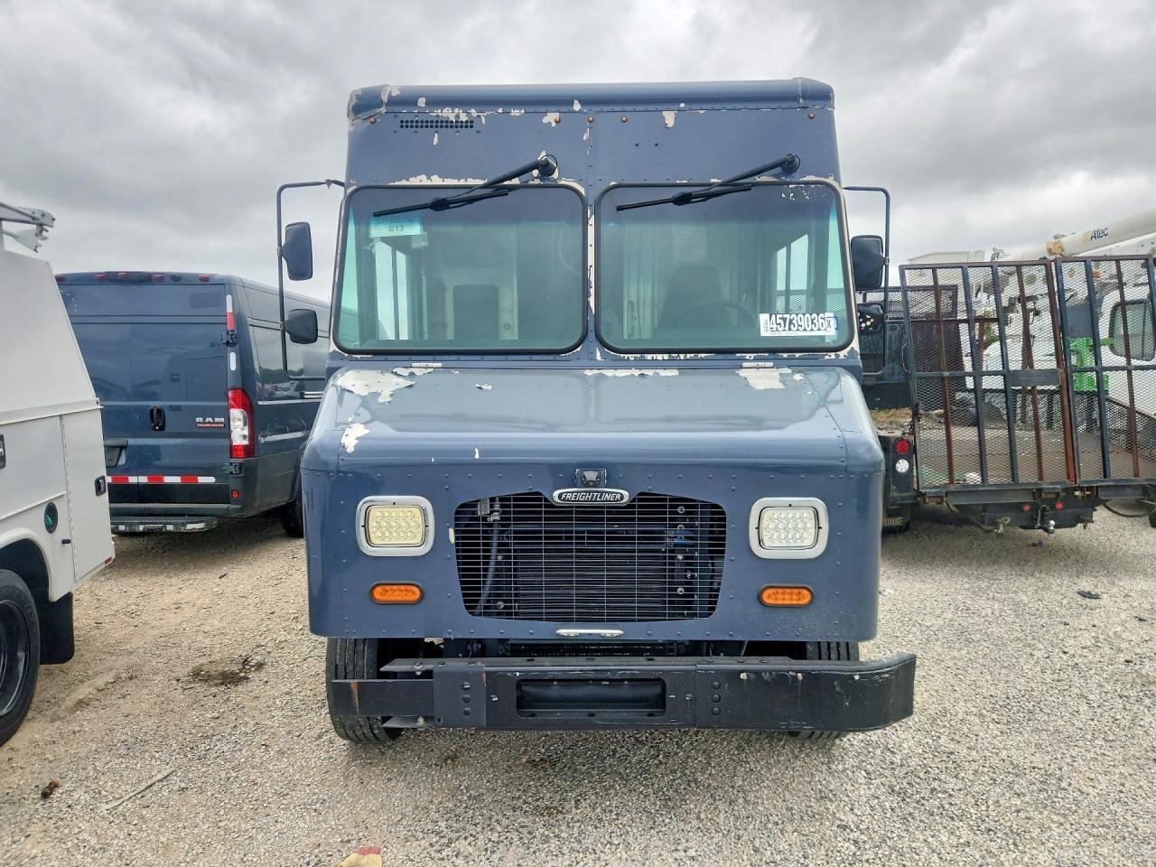 2020 Freightliner MT45G Chassis Delivery Truck