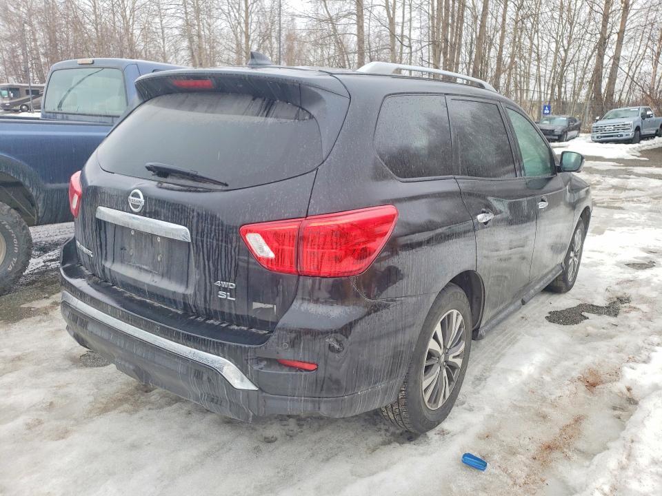2019 Nissan Pathfinder sl
