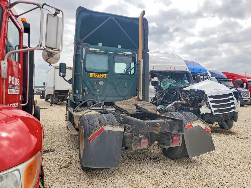 2018 Freightliner Cascadia 1-semi Truck