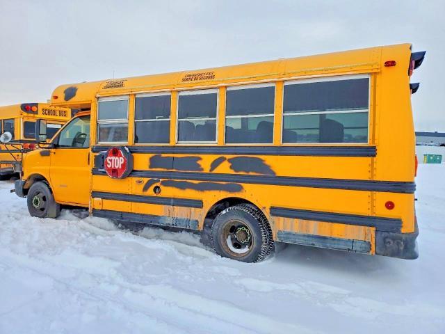 2011 Chev Express Cutaway G4500