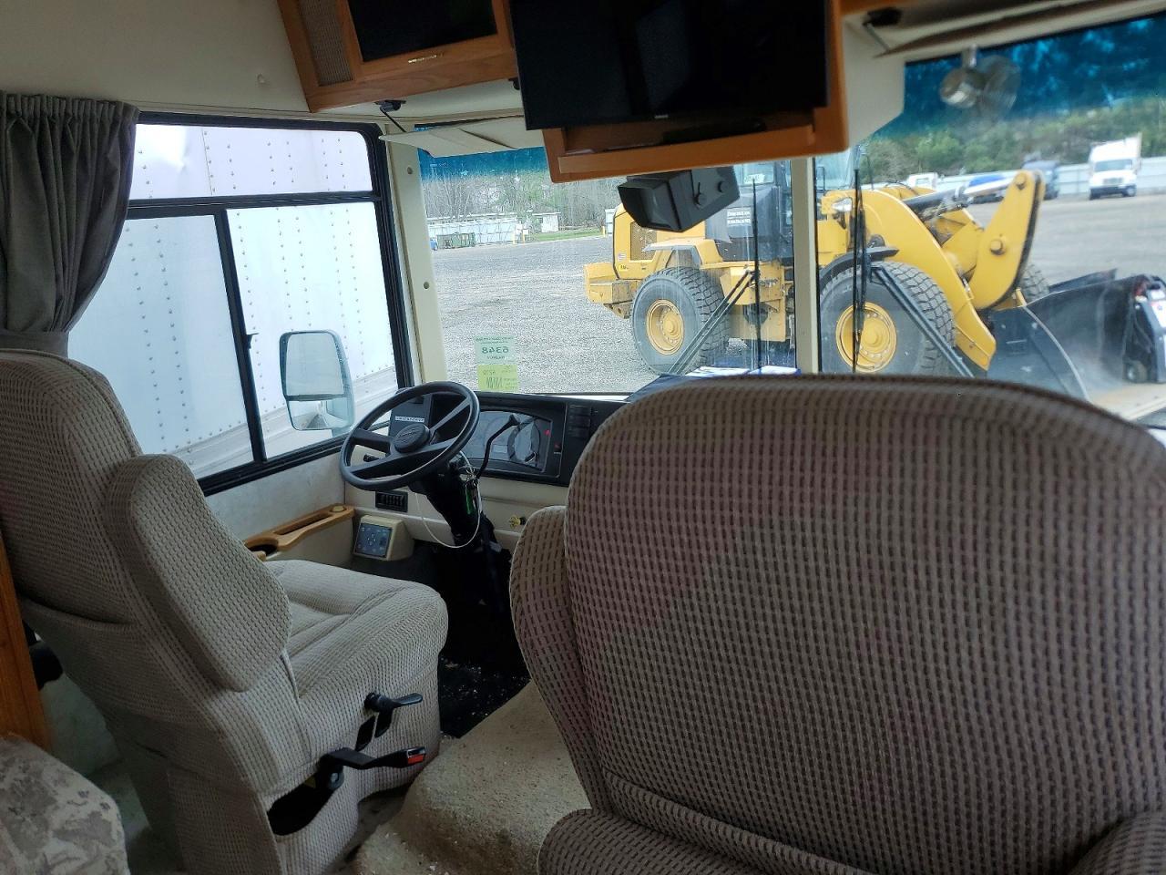 2004 Workhorse Custom Chassis 2004 Winn Sightseer