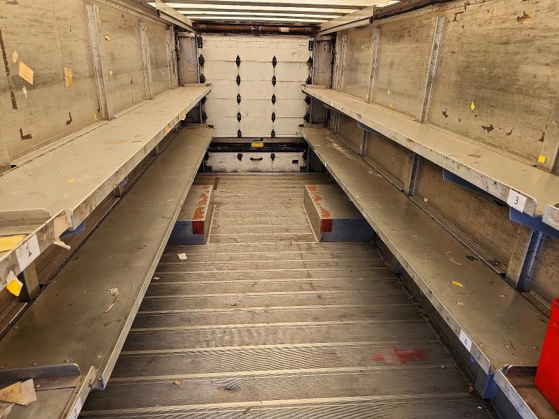 2000 Freightliner MT45G Delivery Truck