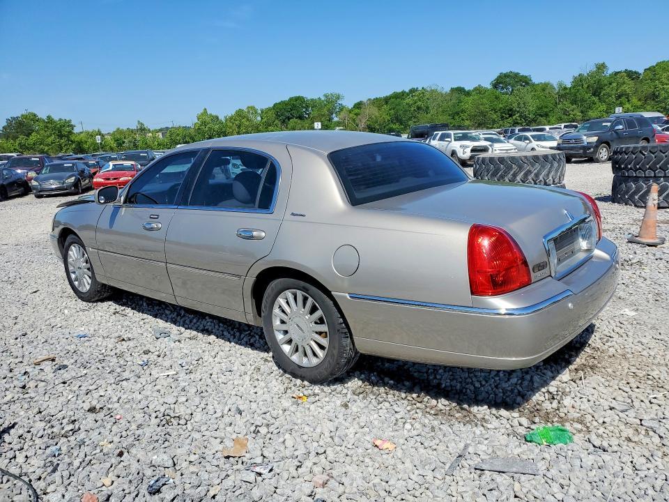2003 Lincoln Town car Signature