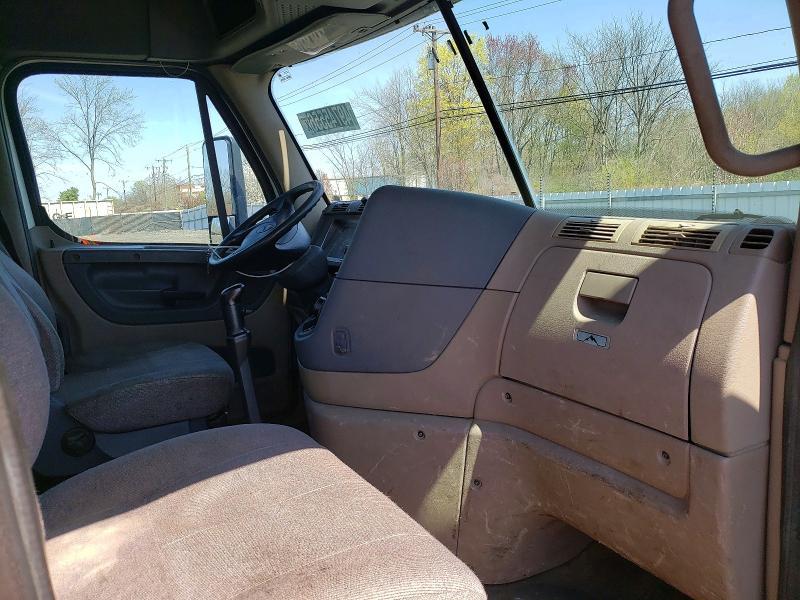 2013 Freigliner 2013 Freightliner Cascadia 125 Semi Truck