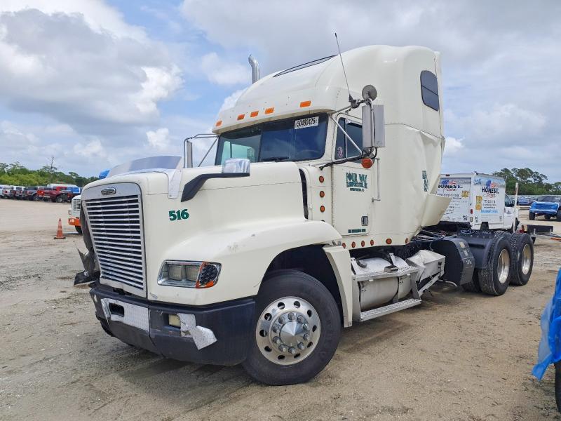 2000 Freightliner Conventional FLD120 Semi Truck
