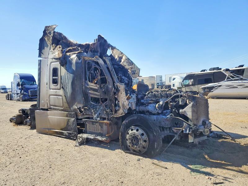 2016 Freigliner 2016 Freightliner Cascadia 125 Semi Truck