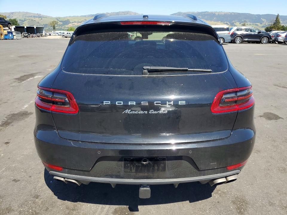 2015 Porsche Macan Turbo