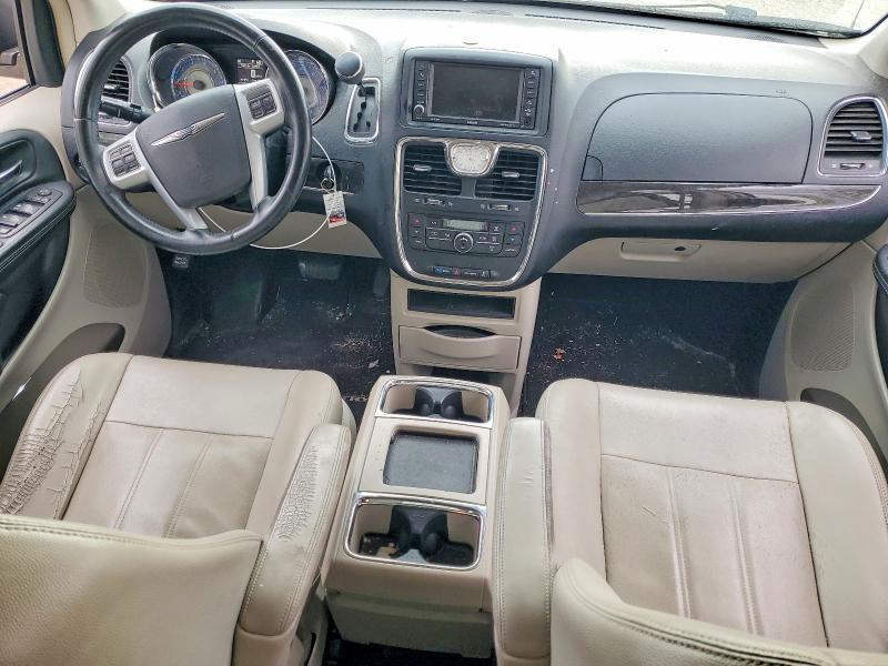 2013 Chrysler Town & Country Touring